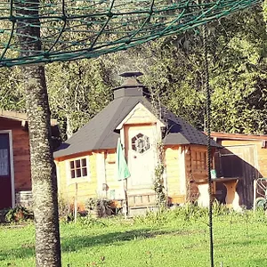 https://private-lakeside-retreat.inbrittany.com